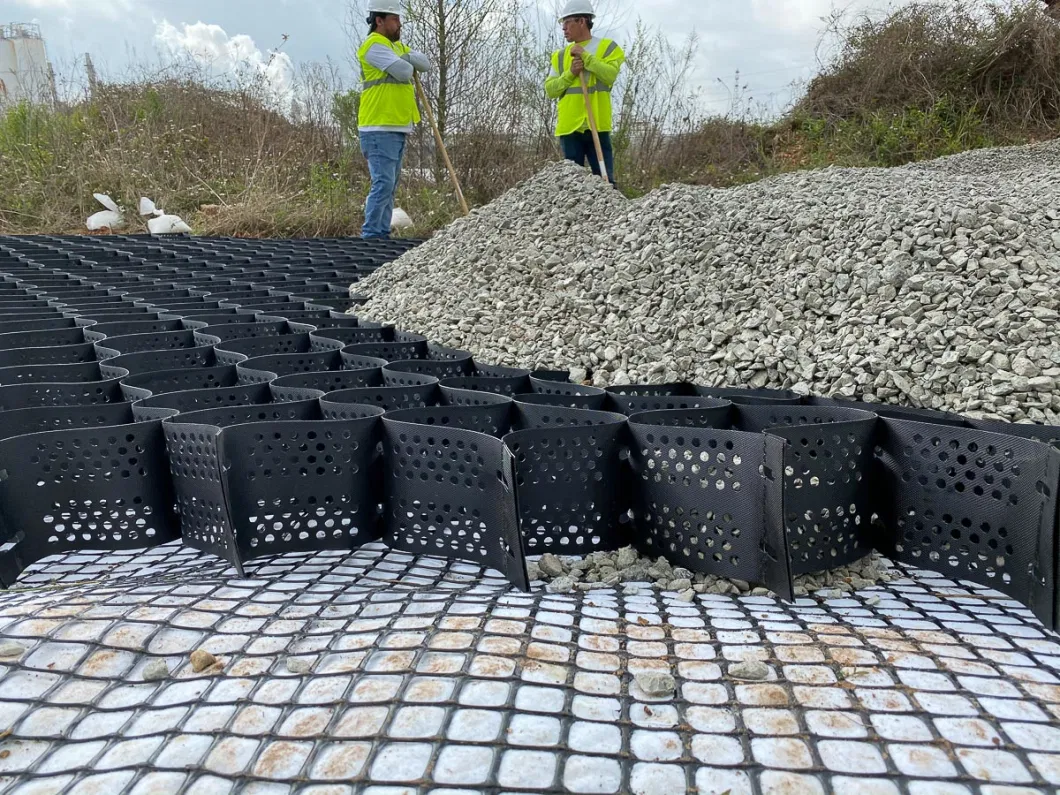 HDPE شبکه خاکستری مواد سیستم راهروی ساختاری Geocell برای تقویت جاده ها سبد چمن شبکه 0