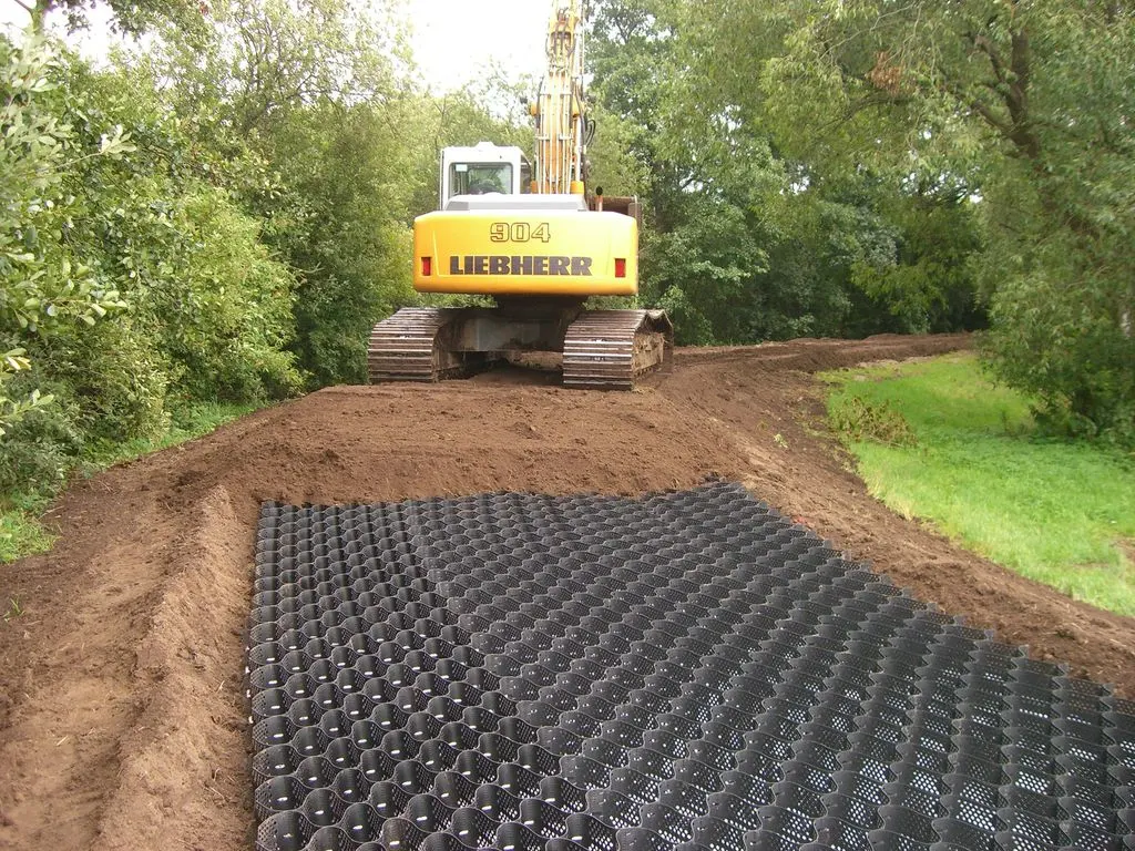 HDPE شبکه خاکستری مواد سیستم راهروی ساختاری Geocell برای تقویت جاده ها سبد چمن شبکه 7
