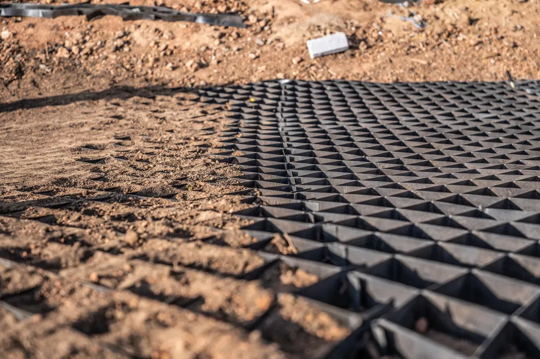 HDPE شبکه خاکستری مواد سیستم راهروی ساختاری Geocell برای تقویت جاده ها سبد چمن شبکه 9