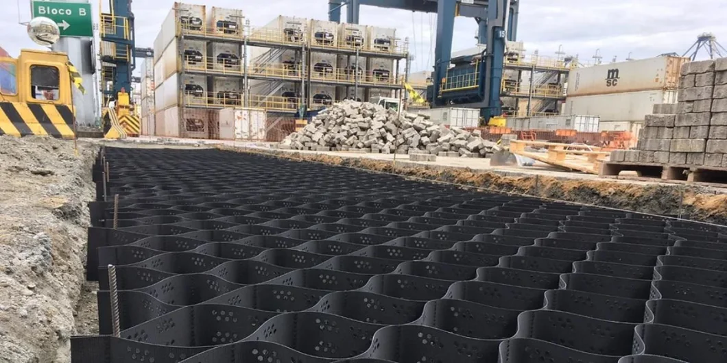 HDPE شبکه خاکستری مواد سیستم راهروی ساختاری Geocell برای تقویت جاده ها سبد چمن شبکه 11