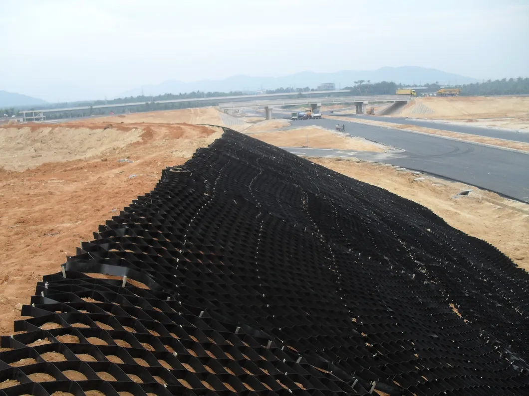 ساختاری با سوراخ های HDPE Geocell سیستم محاصره سلول بالا Honeycomb HDPE Geocell برای حفاظت از دامنه جاده پایه پارکینگ پارکینگ دیوار نگهدارنده 8