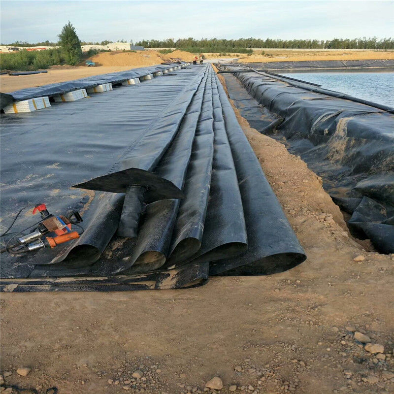 0.3mm/0.5mm/0.75mm/1mm/1.5mm/2mm ورق پلاستیکی غشا سیاه HDPE LDPE LLDPE ورژن Geomembrane Liner برای کباب ماهی F