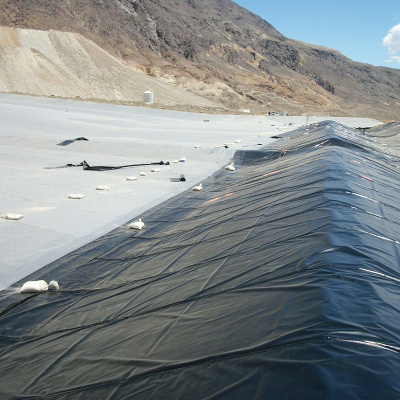 100٪ مواد نوجوانی ASTM استاندارد GM13 HDPE Geomembrane Liner 0.3mm 0.5mm 1.0mm 1.5mm 2.0mm برای دفن زباله / استخر میگو