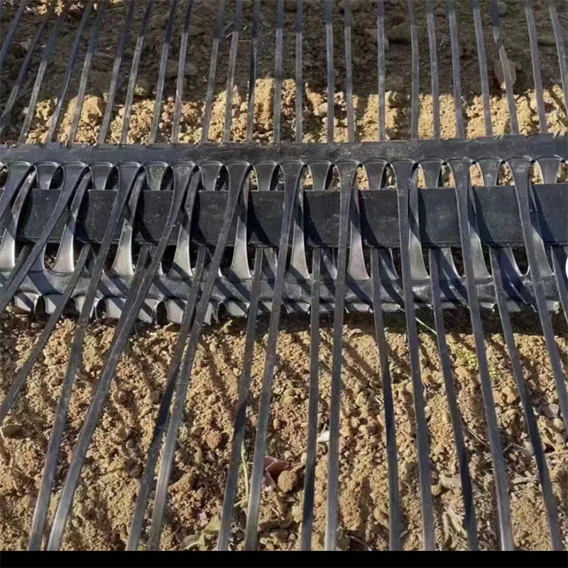 PP پلاستیک PE یک طرفه یک محوری پلی استر Geogrid Gravel Grid زمین تثبیت کننده برای تقویت خاک