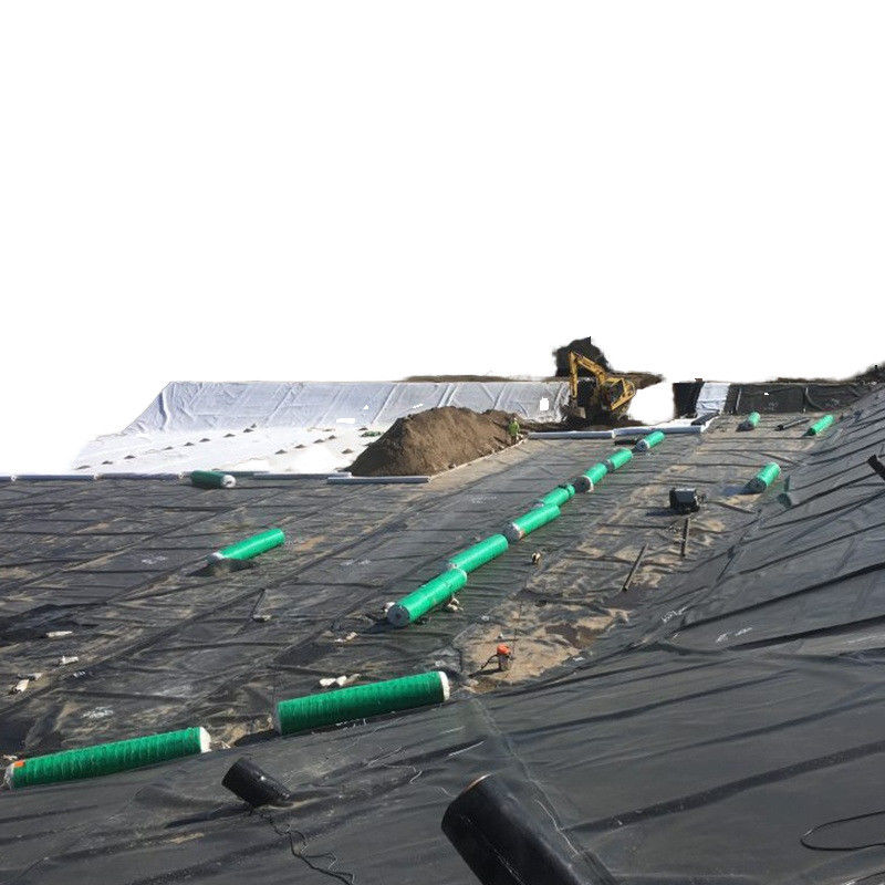 پلی اتیلن با تراکم بالا (HDPE) ژئوممبران ها پوشش های مقاوم در برابر اشعه ی UV سیاه پوشش های استخر های پلی اتیلن برای مخزن زباله 1.5mm ضخامت ژئوممبران 500N قدرت کششی