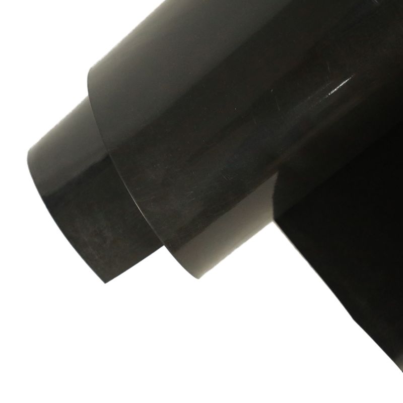 پلی اتیلن با تراکم بالا (HDPE) ژئوممبران ها پوشش های مقاوم در برابر اشعه ی UV سیاه پوشش های استخر های پلی اتیلن برای مخزن زباله 1.5mm ضخامت ژئوممبران 500N قدرت کششی