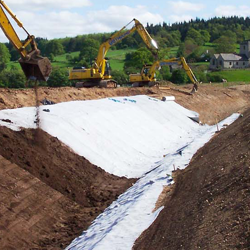 پارچه های غیر بافته PET/PP Geotextile برای مخازن دریاچه های مصنوعی حوضچه های زباله آبهای دفن زباله فیلتراسیون عایق بندی